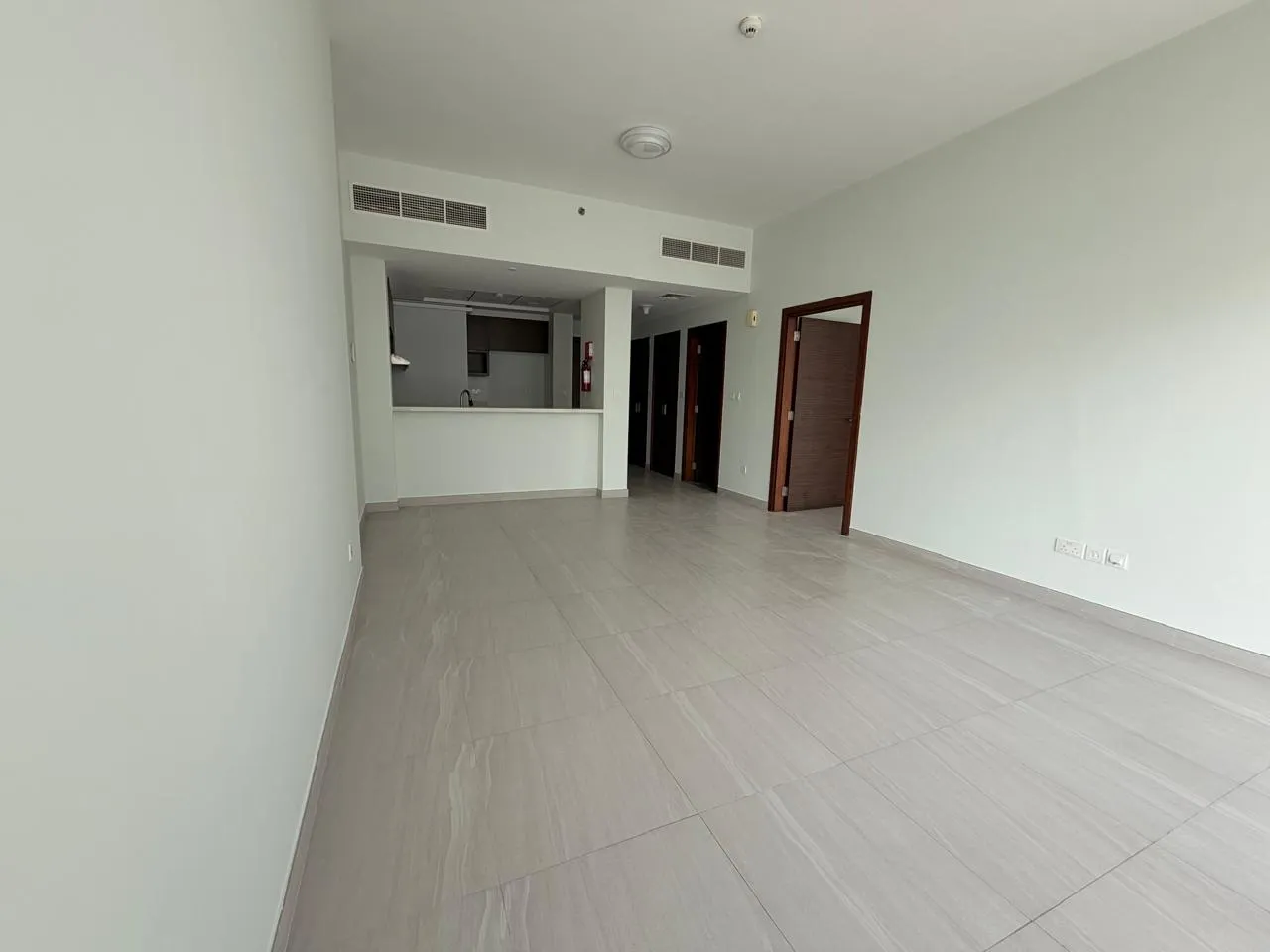 Unfurnished 1 Bedroom with one zabeel and burj khalifa view