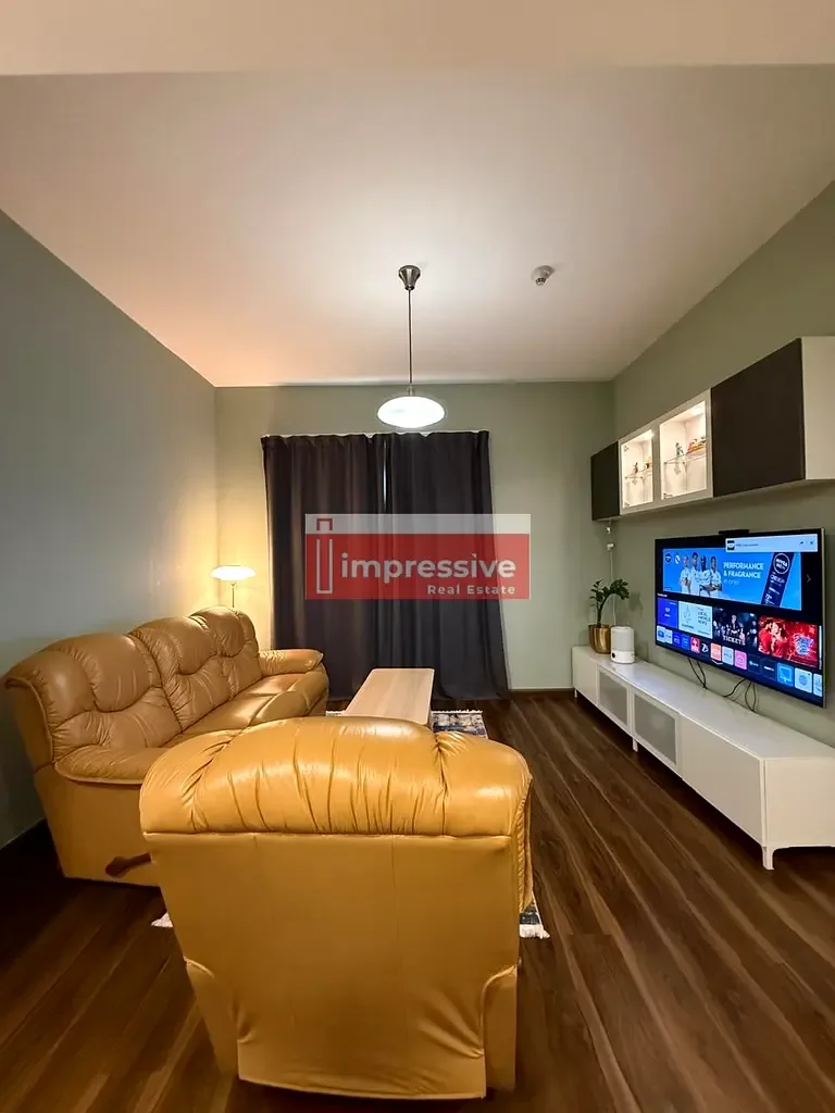 Vacant- Furnished- Upgraded 2 BR- 2 Parking